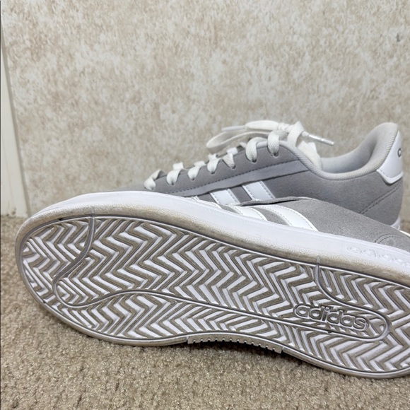 Adidas Classic Gray and White Shoes - Picture 3 of 4